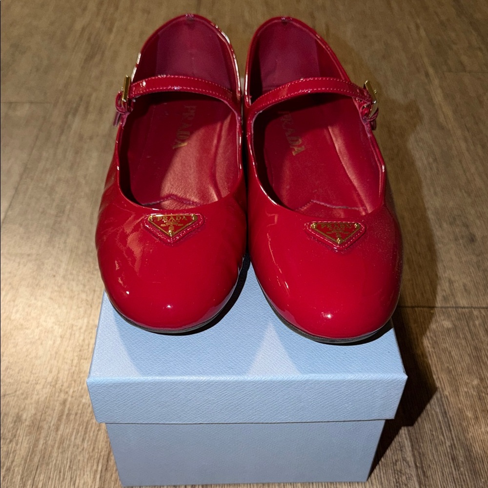 Prada Women Cherry Red Patent Glossy Flats 38 Triangle Logo